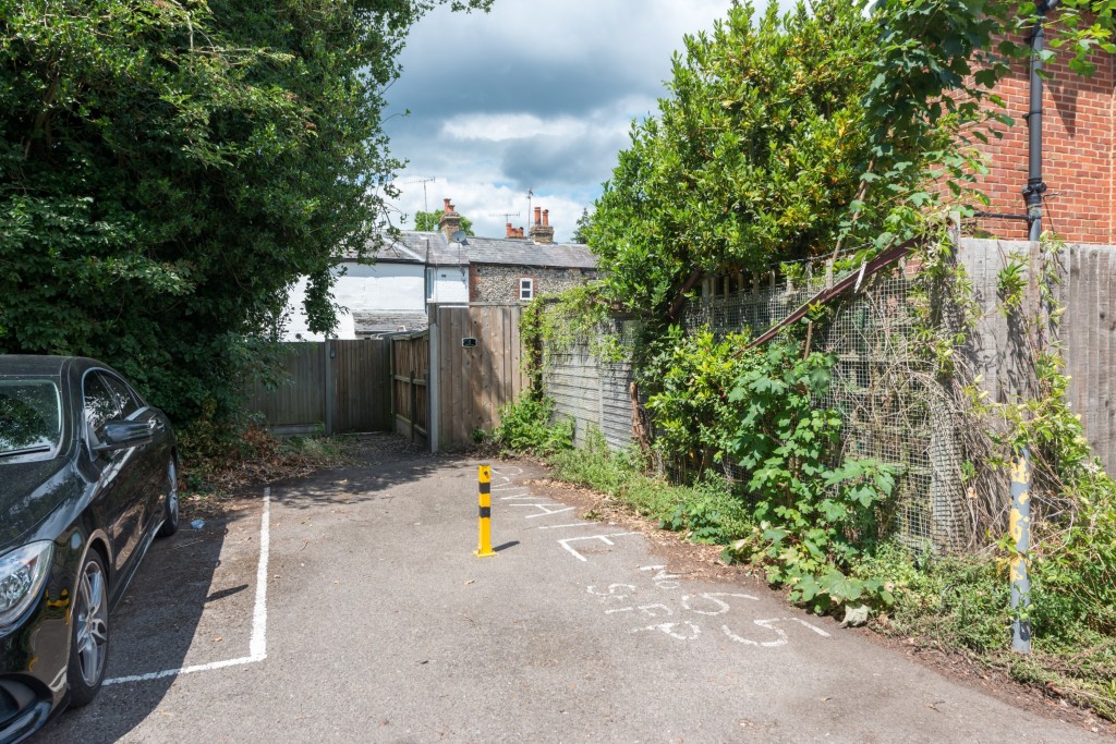 Lot: 19 - TWO-BEDROOM CITY HOUSE WITH PARKING TO REAR - Parking Space